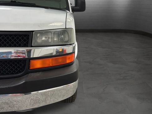 Used 2004 Chevrolet Express 3500 Extended Passenger w/ LS Preferred Equipment Group RWD image 30