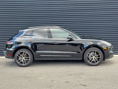 Certified 2025 Porsche Macan AWD/4WD image 8