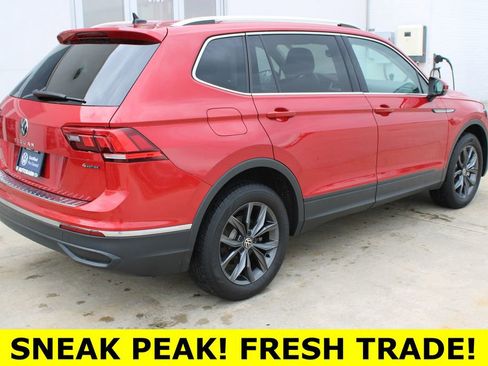 Certified 2022 Volkswagen Tiguan SE w/ Panoramic Sunroof Package AWD/4WD image 6