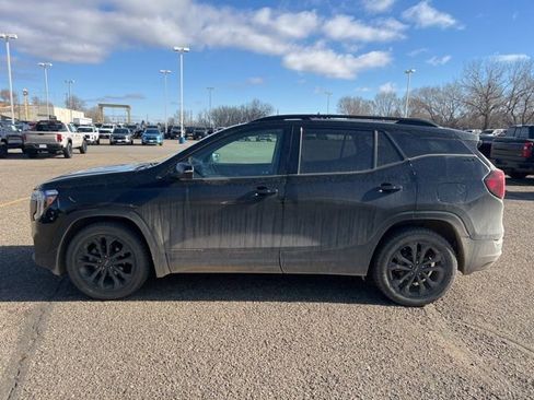 Used 2022 GMC Terrain SLT w/ Elevation Edition image 2