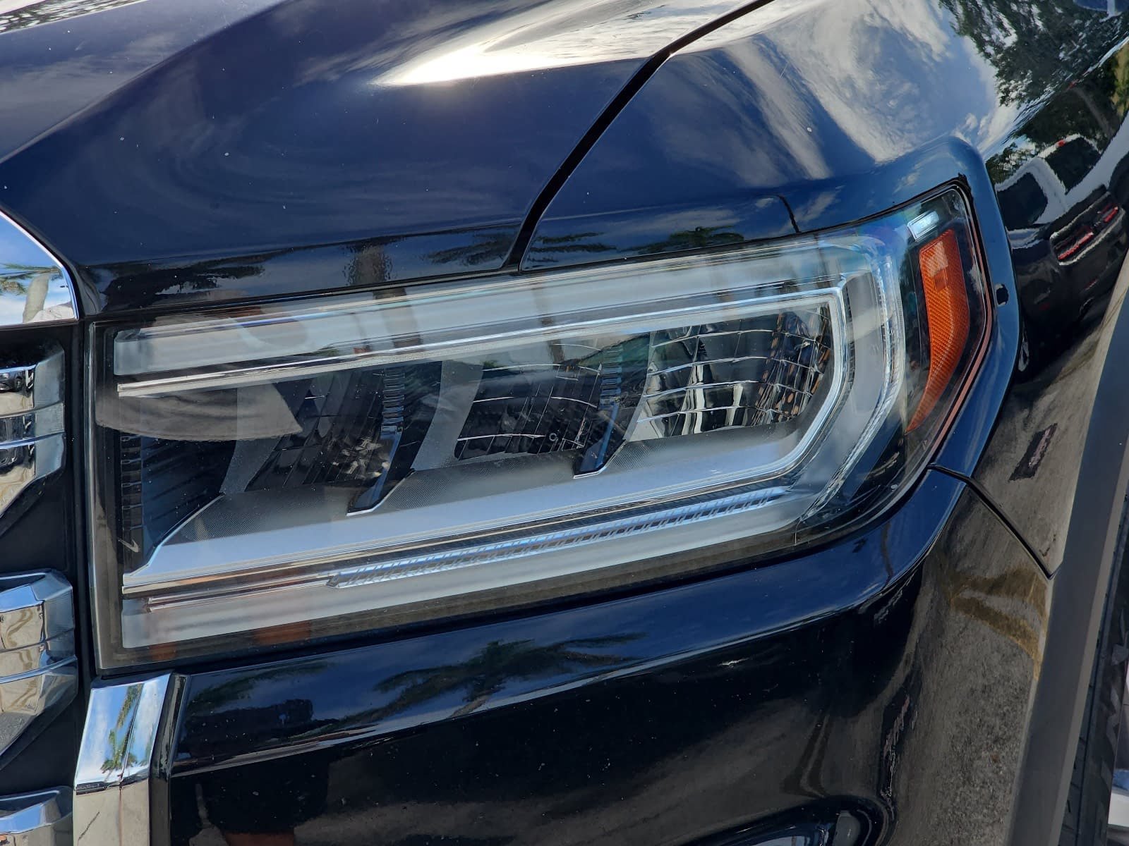 Used 2023 GMC Acadia SLT w/ Preferred Package FWD image 25