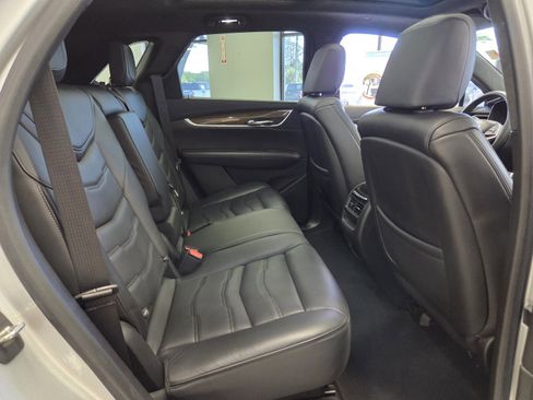 Used 2018 Cadillac XT5 Platinum w/ Driver Assist Package AWD/4WD image 15
