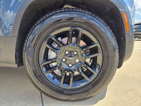 Used 2025 Land Rover Defender 110 S image 26