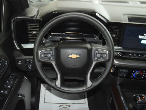 Used 2024 Chevrolet Silverado 1500 High Country w/ High Country Premium Package AWD/4WD image 38