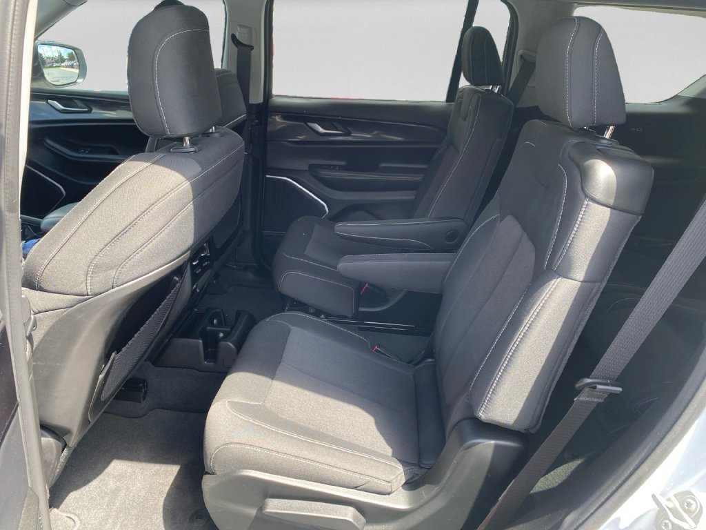 Used 2021 Jeep Grand Cherokee L Laredo w/ Luxury Tech Group I AWD/4WD image 25