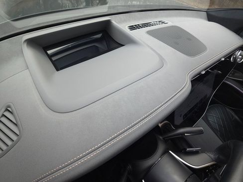 Used 2023 Mercedes-Benz EQS 580 4MATIC SUV image 11