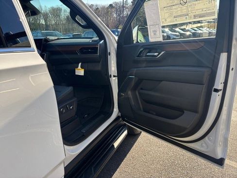 New 2026 GMC Yukon Denali w/ LPO, Floor Liner Package image 45