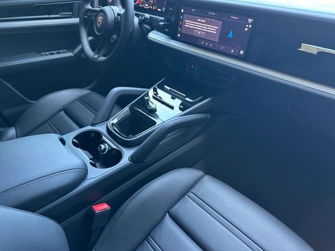 New 2026 Porsche Cayenne S AWD/4WD image 18