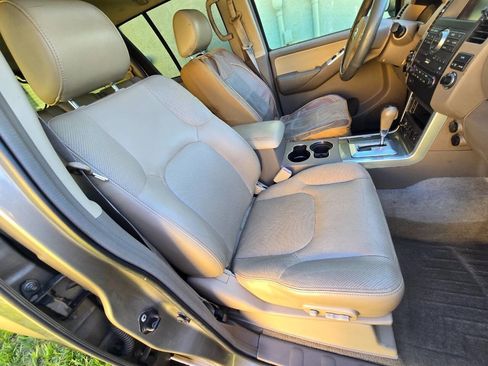 Used 2008 Nissan Pathfinder SE w/ Premium Pkg AWD/4WD image 2
