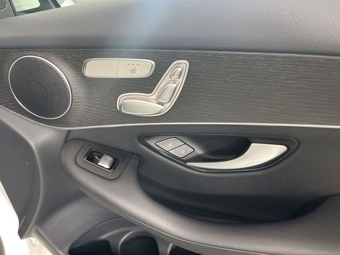 Used 2022 Mercedes-Benz GLC 300 4MATIC w/ Multimedia Package Lite image 21