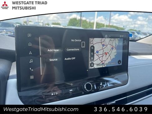 New 2025 Mitsubishi Outlander SE image 18