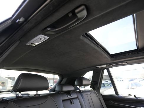 Used 2016 BMW X5 M image 42