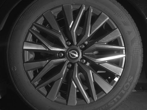 Used 2025 Nissan Altima 2.5 SV FWD image 14