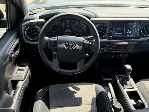 Used 2023 Toyota Tacoma TRD Off-Road w/ Technology Package AWD/4WD image 23