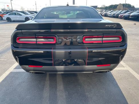 Used 2016 Dodge Challenger SRT Hellcat image 11