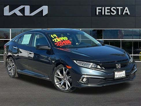 Used 2019 Honda Civic Touring image 1