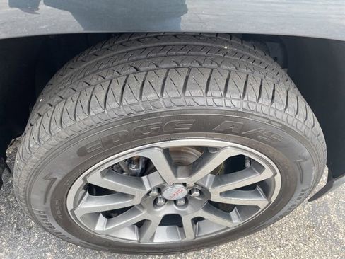 Used 2018 GMC Canyon Denali image 18