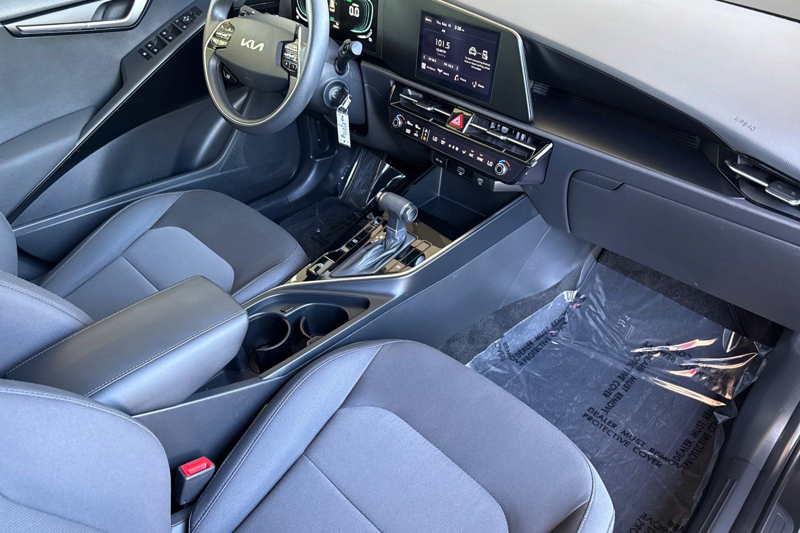Used 2025 Kia Niro LX FWD image 16