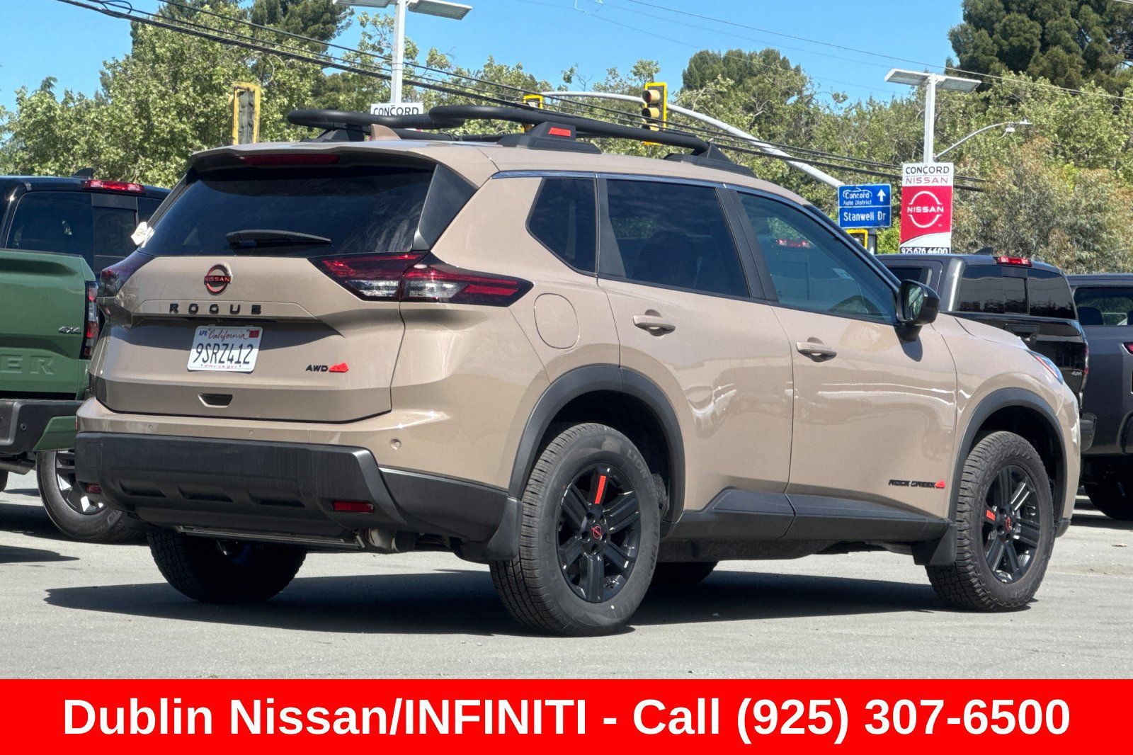 Used 2025 Nissan Rogue SV AWD/4WD image 4