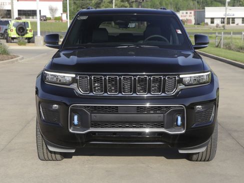 New 2022 Jeep Grand Cherokee Overland w/ Luxury Tech Group IV image 8