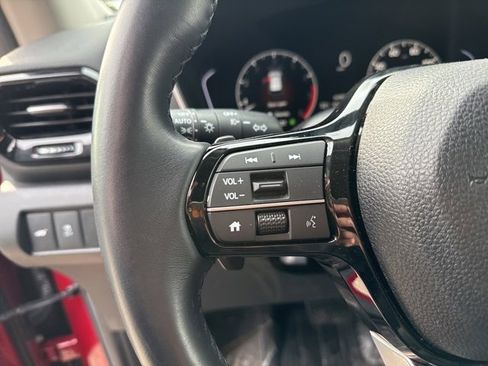 Certified 2025 Honda Pilot Touring image 26