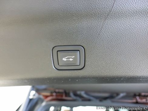 Used 2023 Chevrolet Tahoe High Country AWD/4WD image 24