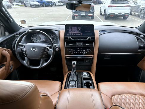 Used 2022 INFINITI QX80 Sensory w/ All-Season Package AWD/4WD image 12