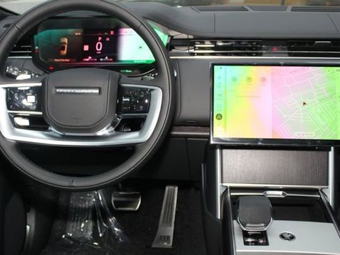 New 2026 Land Rover Range Rover Long Wheelbase SE image 4