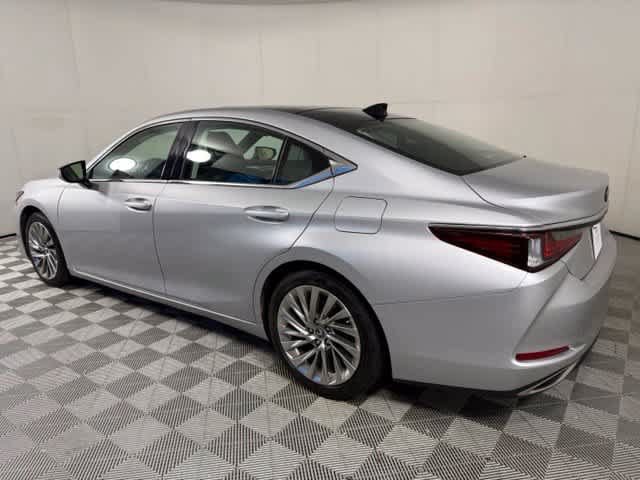 Used 2020 Lexus ES 350 Ultra Luxury w/ Accessory Package FWD image 5