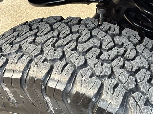 Used 2024 RAM 2500 Tradesman w/ Chrome Appearance Group image 11