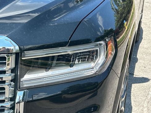 Used 2023 GMC Acadia Denali w/ Denali Ultimate Package AWD/4WD image 11