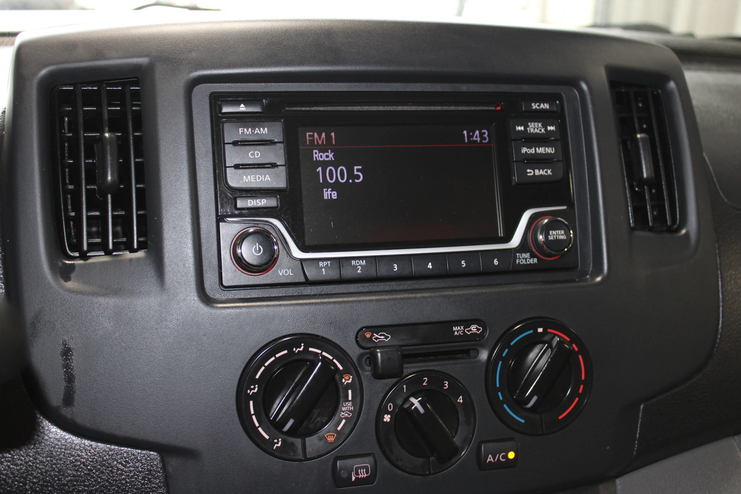 Used 2018 Nissan NV200 SV FWD image 15