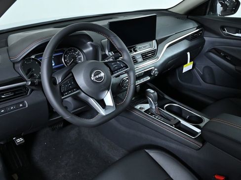 New 2025 Nissan Altima 2.5 SR w/ SR Premium Package image 7