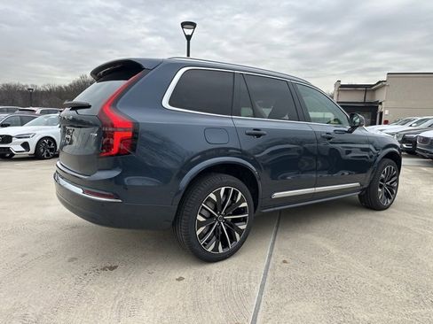 New 2026 Volvo XC90 T8 Plus image 7