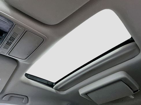 Used 2025 Honda Odyssey Elite image 14