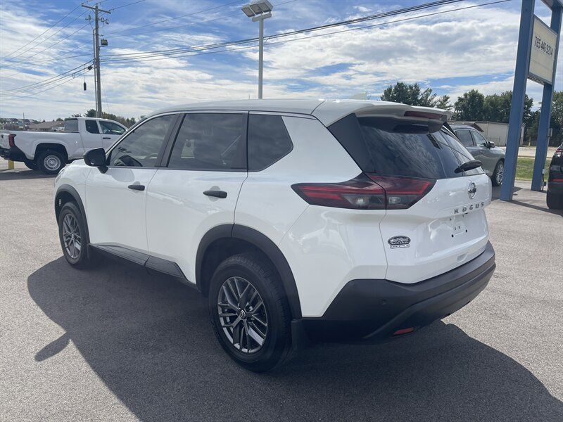 Used 2021 Nissan Rogue S FWD image 5