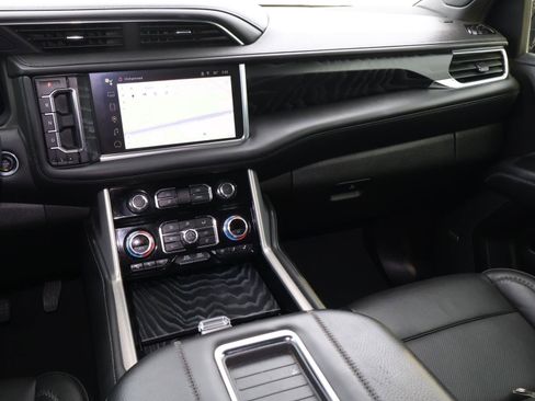 Used 2023 GMC Yukon XL Denali w/ Denali Reserve Package image 12