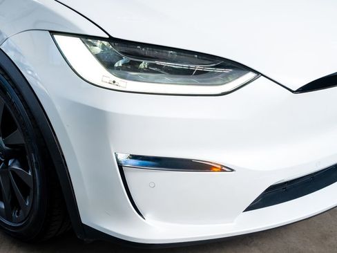 Used 2022 Tesla Model X Plaid image 17