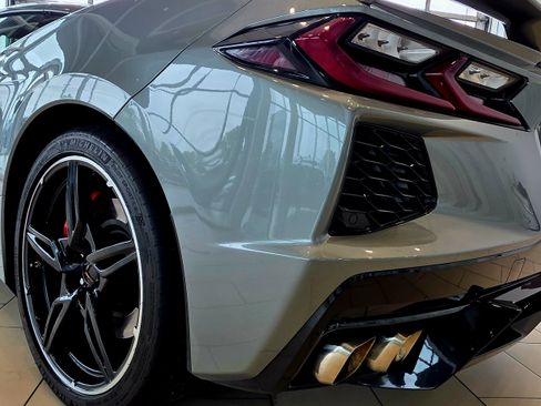 Used 2022 Chevrolet Corvette Stingray Preferred Cpe w/ Z51 Performance Package RWD image 14