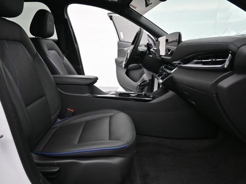 Used 2024 Buick Envista Sport Touring w/ Convenience I Package FWD image 17