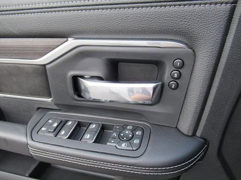 New 2026 RAM 3500 Laramie AWD/4WD image 22