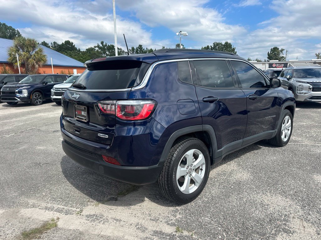 Used 2020 Jeep Compass Latitude FWD image 3