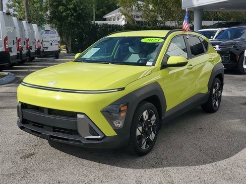 Used 2025 Hyundai Kona SEL FWD image 3