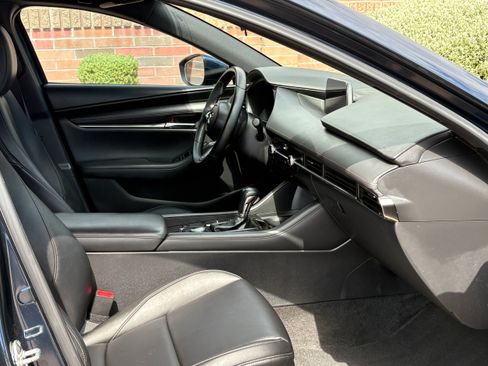 Used 2021 MAZDA MAZDA3 s FWD image 11