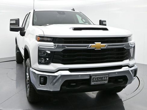 Used 2025 Chevrolet Silverado 2500 LT w/ All Star Edition image 2
