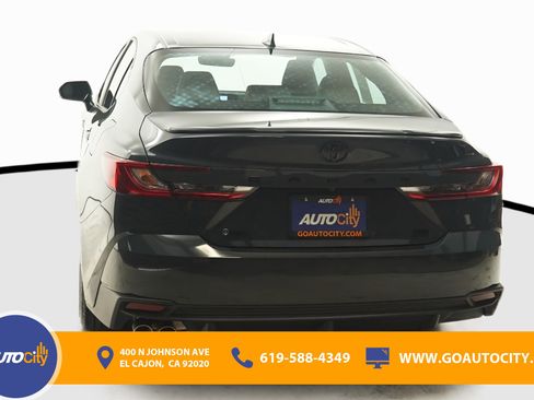 Used 2025 Toyota Camry SE w/ Convenience Package image 15