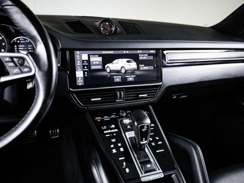 Certified 2021 Porsche Cayenne GTS AWD/4WD image 19