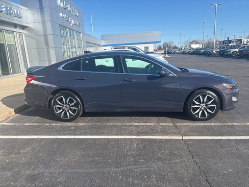 Used 2025 Chevrolet Malibu RS image 3