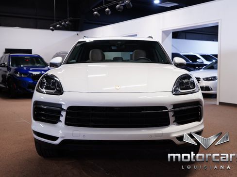 Used 2023 Porsche Cayenne AWD/4WD image 2