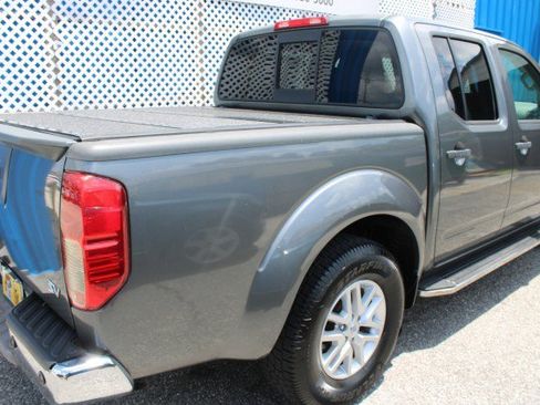 Used 2016 Nissan Frontier SV w/ SV Value Truck Package RWD image 5